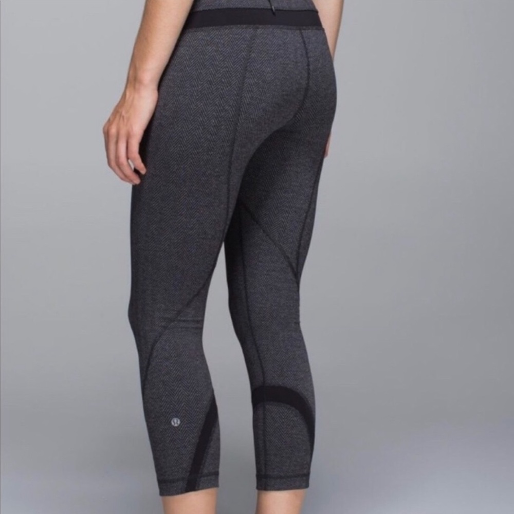 Lululemon cropped herring bone pants
